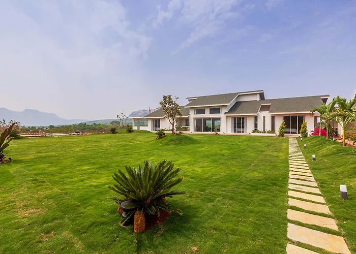 Stayvista's Villa 107: Mountain-View Luxury with Infinity Pool Lonavala